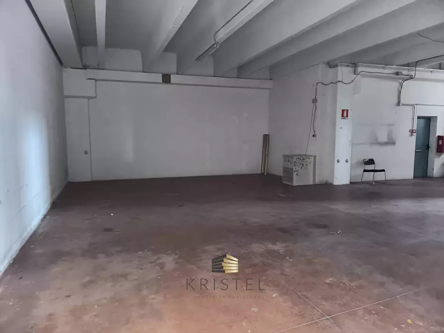 Immagine 11 di Attività commerciale in affitto  in VIALE EUROPA 128 a Brittoli