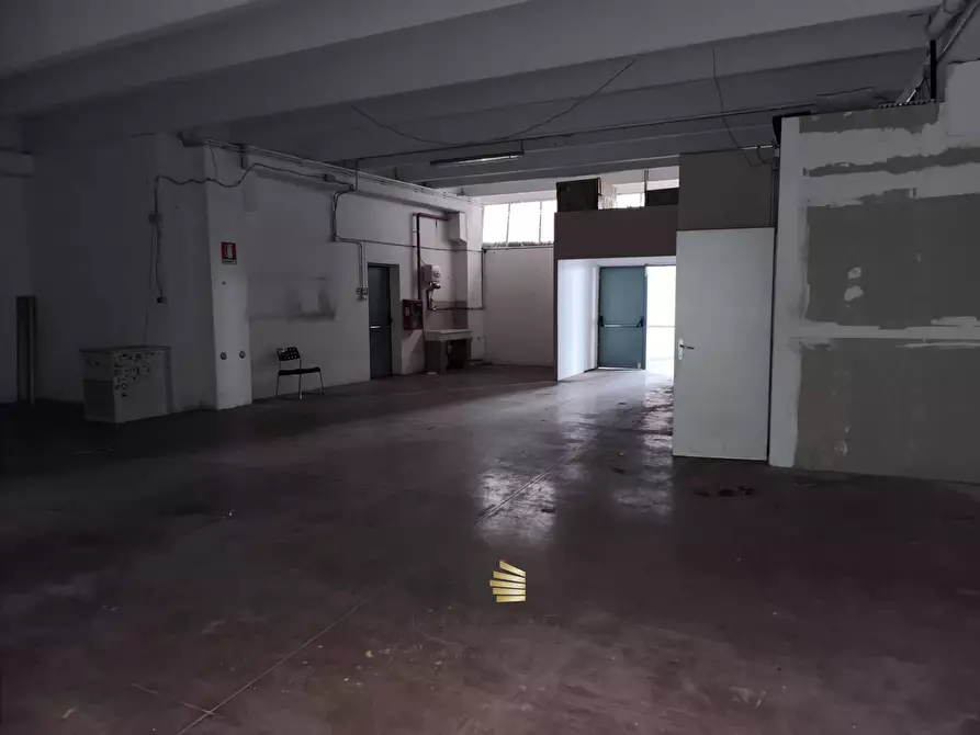 Immagine 24 di Attività commerciale in affitto  in VIALE EUROPA 128 a Brittoli