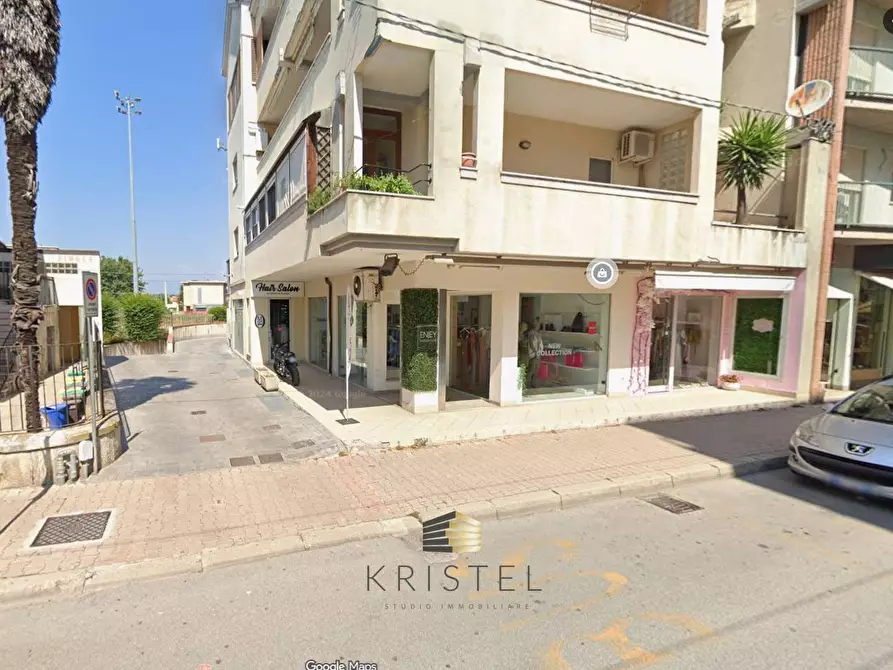 Immagine 18 di Locale commerciale in vendita  in VIALE BENEDETTO CROCE 93 a Chieti