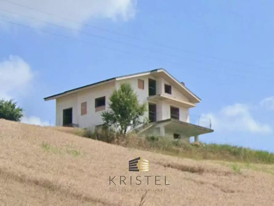 Immagine 1 di Villa in vendita  in VIA STRADA FAGNANO a Città Sant'angelo