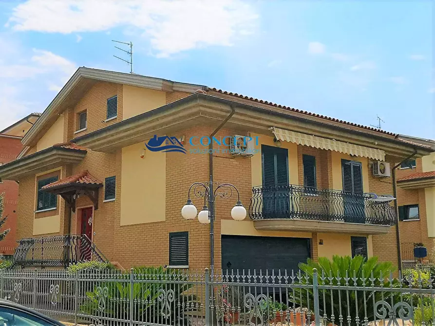 Immagine 1 di Villa in vendita  in Via Bolzano 23 a Martinsicuro
