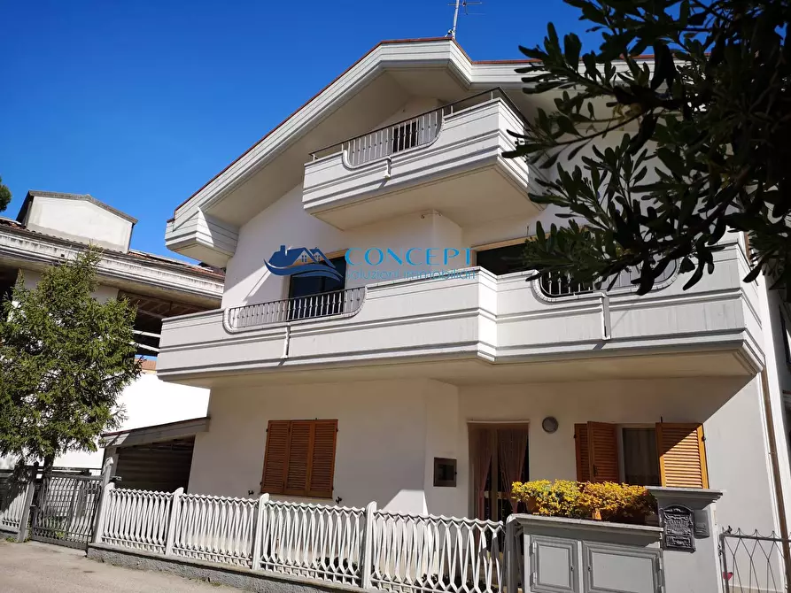 Immagine 1 di Casa indipendente in vendita  in via tintoretto snc a Martinsicuro