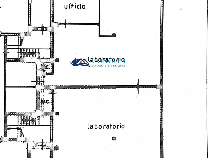 Immagine 2 di Locale commerciale in vendita  in via E. De Filippo 22 a Martinsicuro