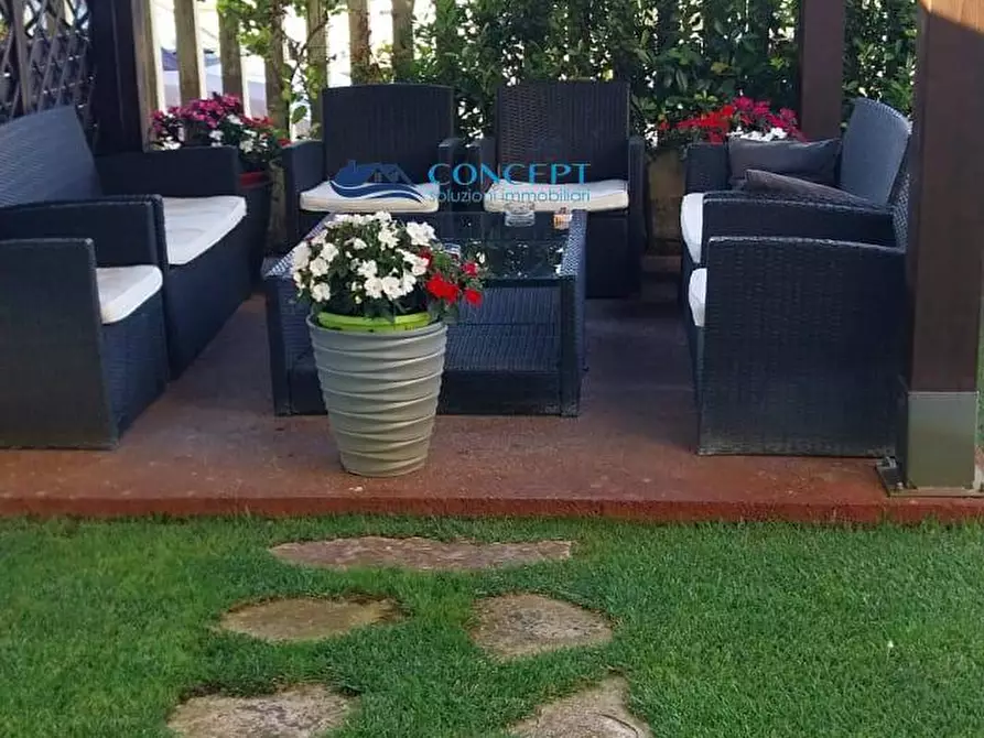 Immagine 11 di Villa in vendita  in via Capri snc a Martinsicuro