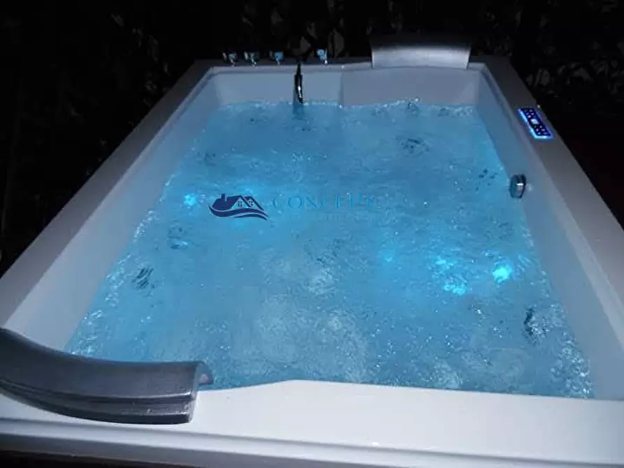 Immagine 13 di Villa in vendita  in via Capri snc a Martinsicuro