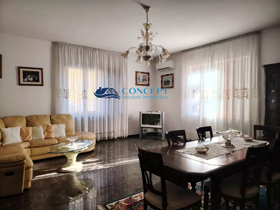 Immagine 2 di Villa in vendita  in via U. Foscolo a Corropoli