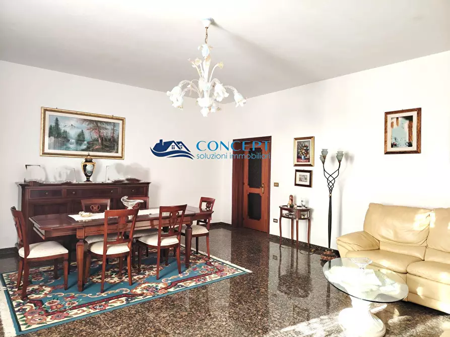 Immagine 4 di Villa in vendita  in via U. Foscolo a Corropoli