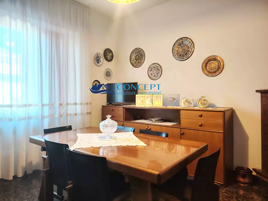 Immagine 7 di Villa in vendita  in via U. Foscolo a Corropoli