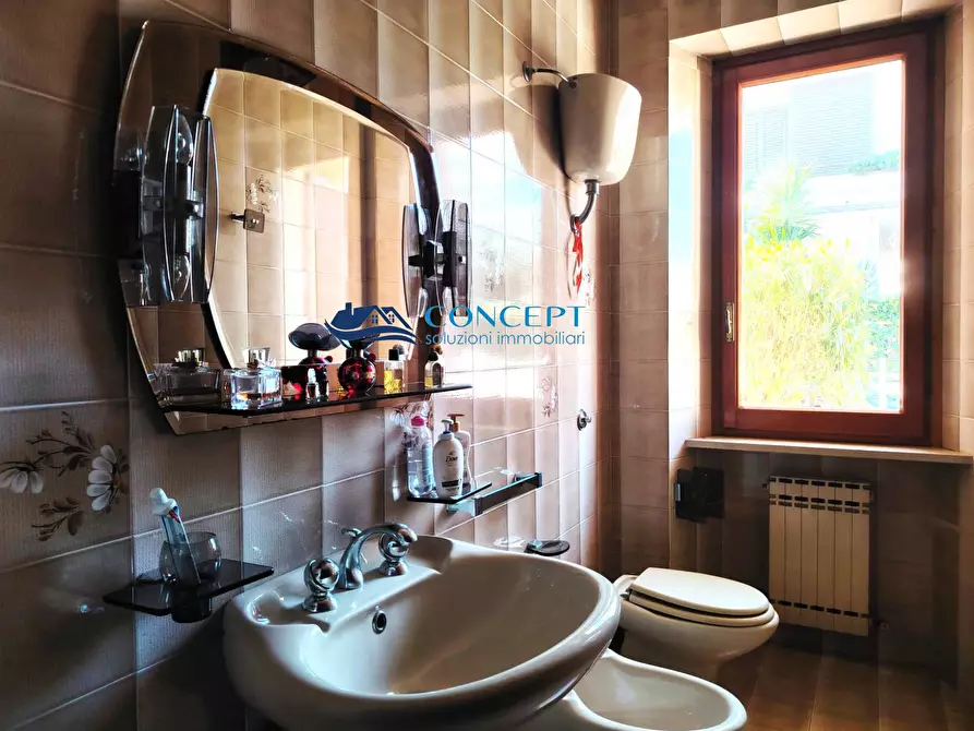 Immagine 9 di Villa in vendita  in via U. Foscolo a Corropoli