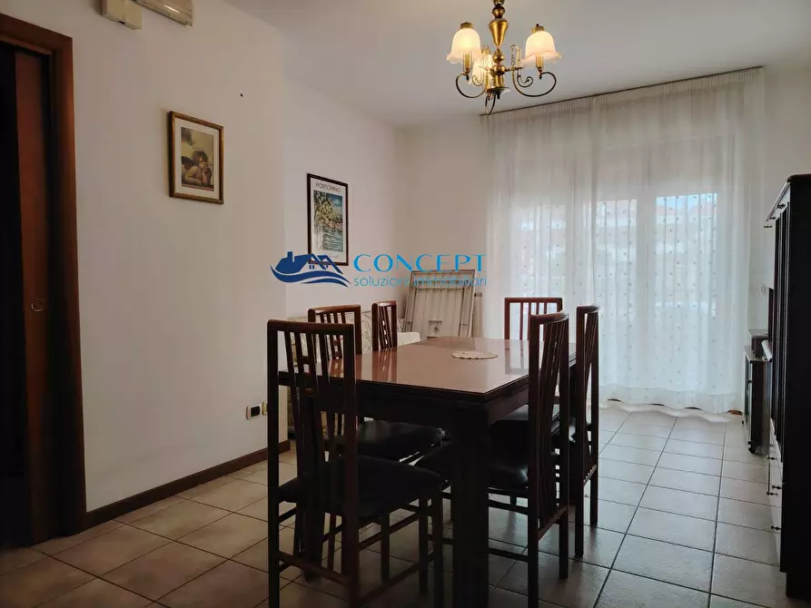 Immagine 2 di Appartamento in vendita  in lungomare Marconi snc a Alba Adriatica