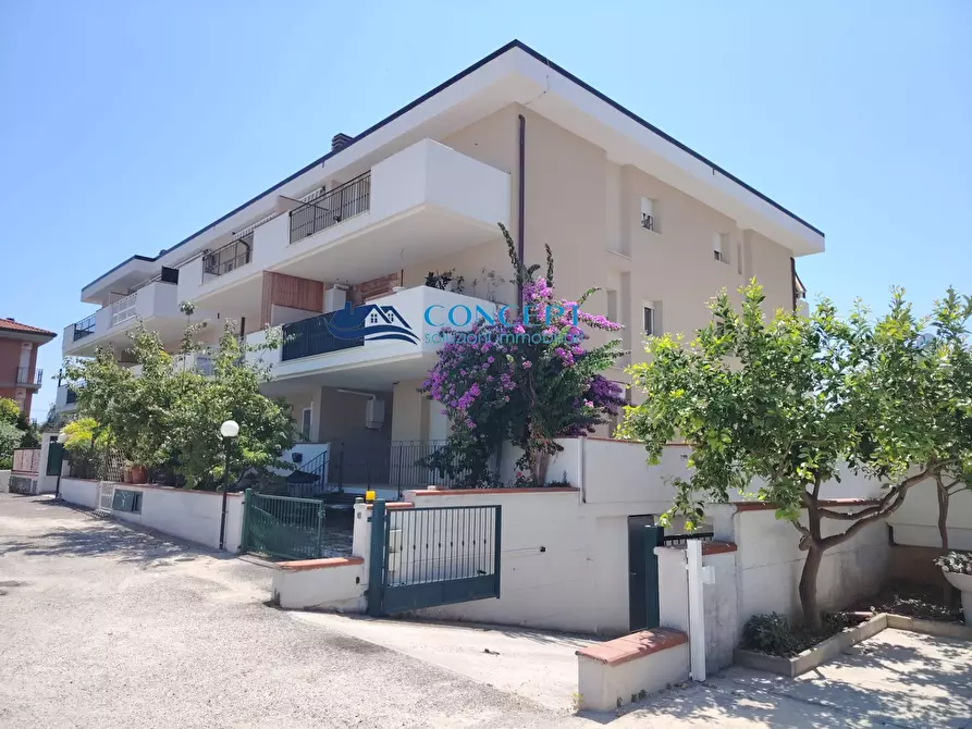Immagine 1 di Appartamento in vendita  in via Capri snc a Martinsicuro