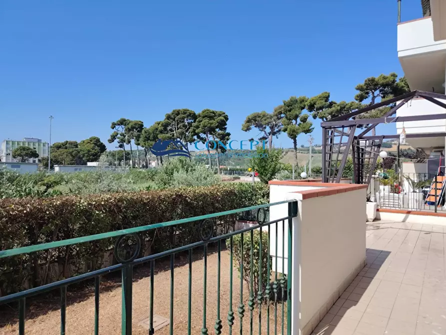 Immagine 2 di Appartamento in vendita  in via Capri snc a Martinsicuro