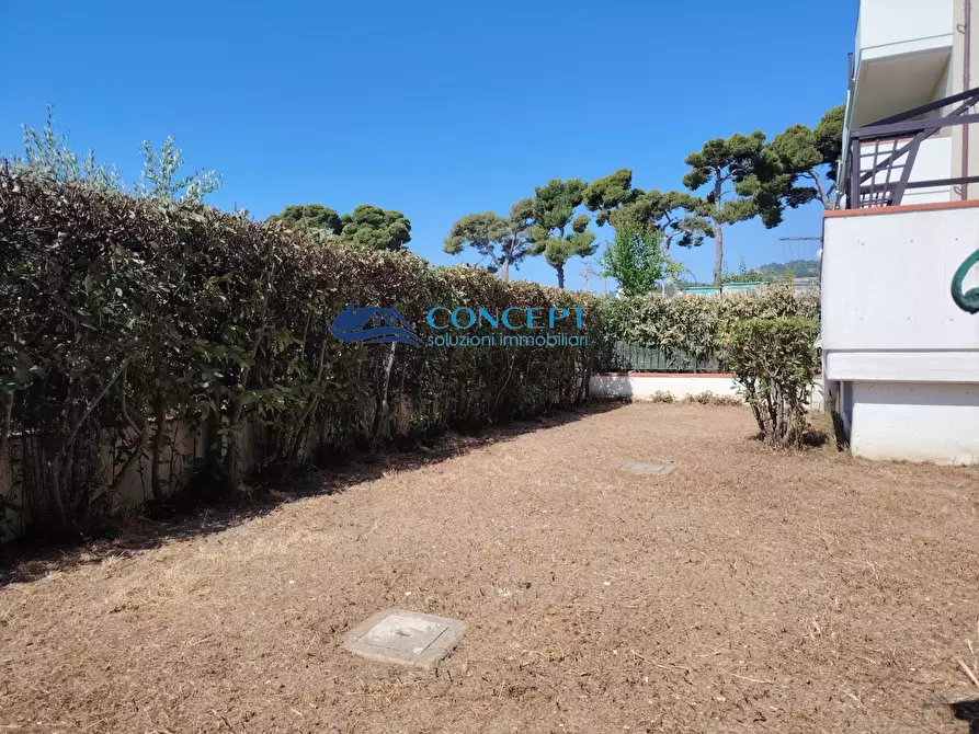 Immagine 7 di Appartamento in vendita  in via Capri snc a Martinsicuro