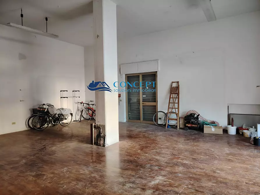 Immagine 2 di Locale commerciale in vendita  in via Iacobello da Fiore snc a Martinsicuro