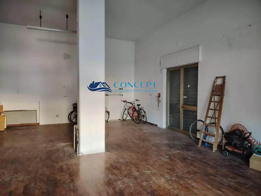 Immagine 3 di Locale commerciale in vendita  in via Iacobello da Fiore snc a Martinsicuro