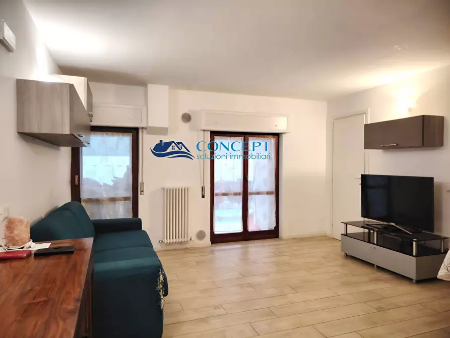 Immagine 3 di Appartamento in vendita  in via Rodi snc a Martinsicuro