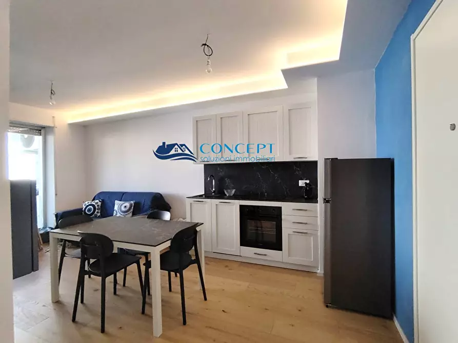 Immagine 2 di Appartamento in vendita  in Lungomare Italia snc a Martinsicuro