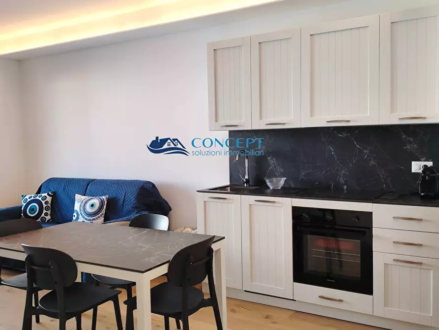 Immagine 3 di Appartamento in vendita  in Lungomare Italia snc a Martinsicuro