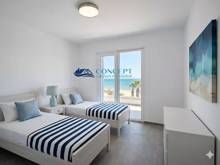 Immagine 3 di Appartamento in vendita  in lungomare Sirena snc a Tortoreto