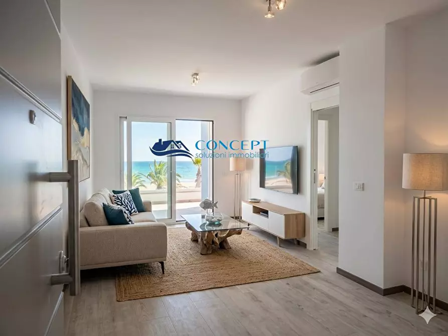 Immagine 2 di Appartamento in vendita  in lungomare Sirena snc a Tortoreto