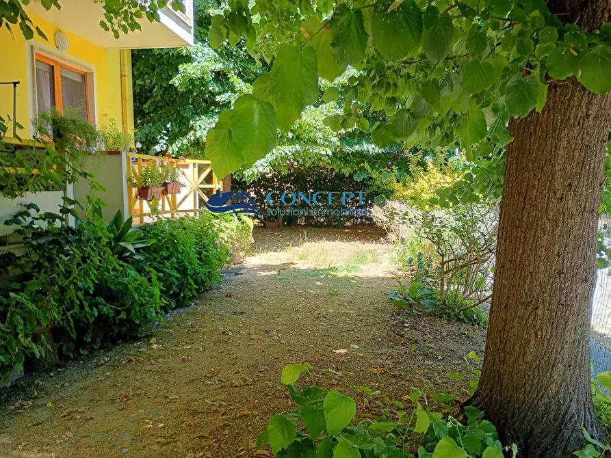 Immagine 22 di Appartamento in vendita  in via Vomano snc a Martinsicuro