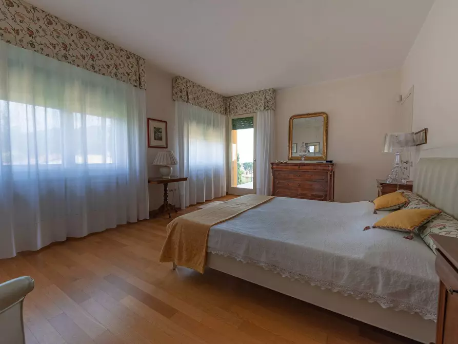 Immagine 20 di Villa in vendita  in P. Farinati 4 a Garda