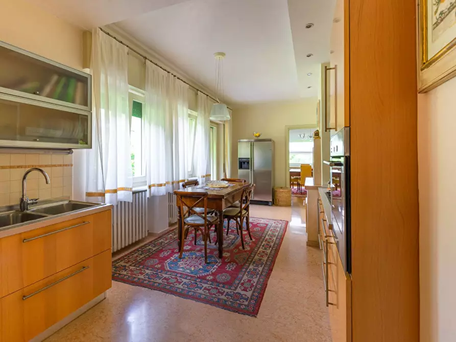 Immagine 25 di Villa in vendita  in P. Farinati 4 a Garda