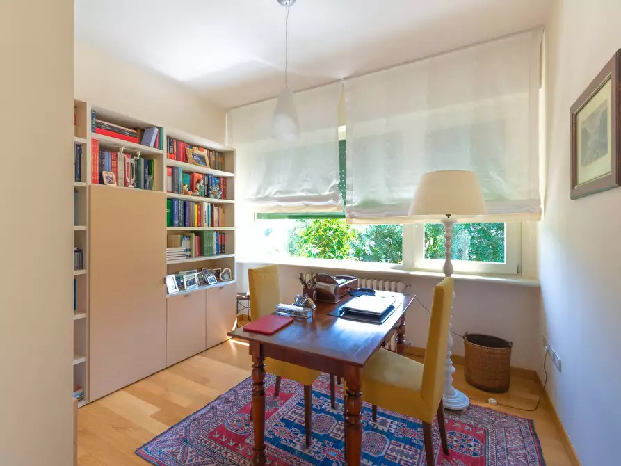 Immagine 30 di Villa in vendita  in P. Farinati 4 a Garda