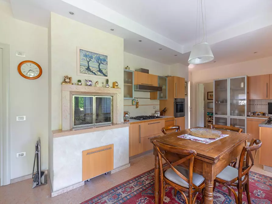 Immagine 32 di Villa in vendita  in P. Farinati 4 a Garda