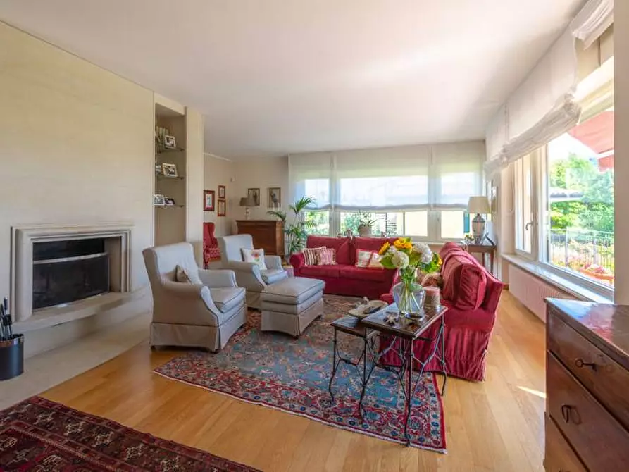 Immagine 45 di Villa in vendita  in P. Farinati 4 a Garda