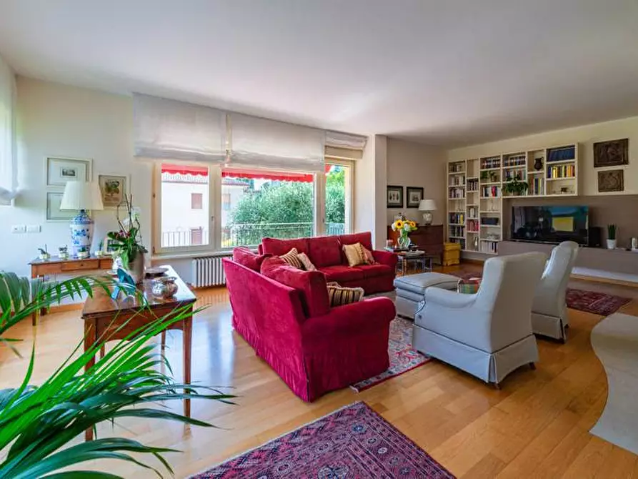 Immagine 48 di Villa in vendita  in P. Farinati 4 a Garda