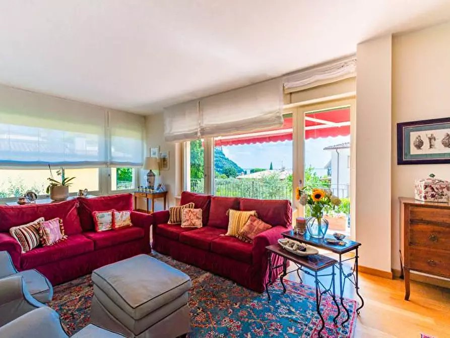 Immagine 49 di Villa in vendita  in P. Farinati 4 a Garda