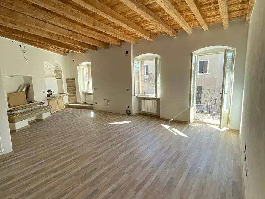Immagine 1 di Casa indipendente in vendita  in VIA SAN LUIGI a Bardolino