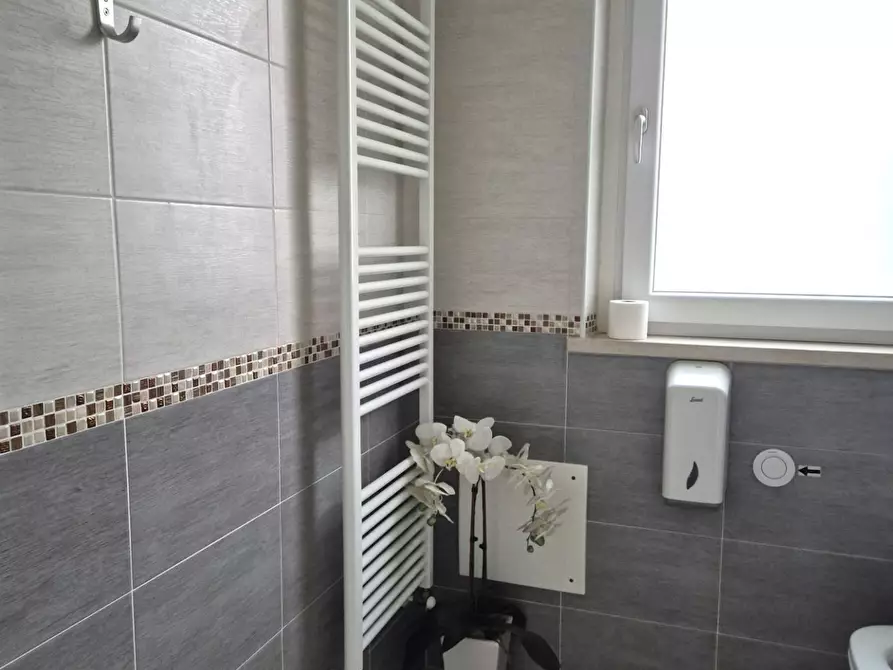 Immagine 3 di Ufficio in vendita  in Via Valpolicella 49 a San Pietro In Cariano