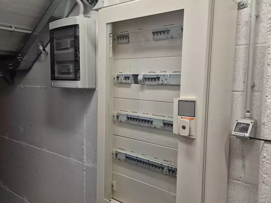 Immagine 6 di Ufficio in vendita  in Via Valpolicella 49 a San Pietro In Cariano