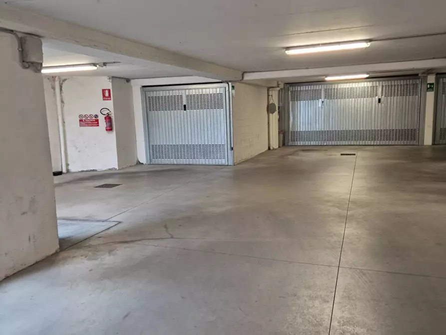 Immagine 9 di Ufficio in vendita  in Via Valpolicella 49 a San Pietro In Cariano