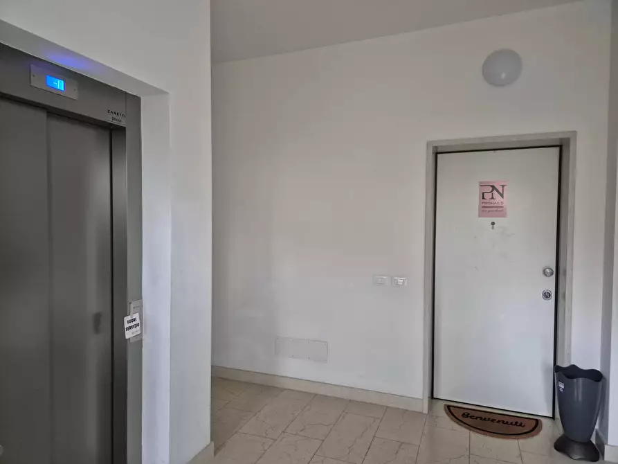 Immagine 4 di Ufficio in vendita  in Via Valpolicella 49 a San Pietro In Cariano