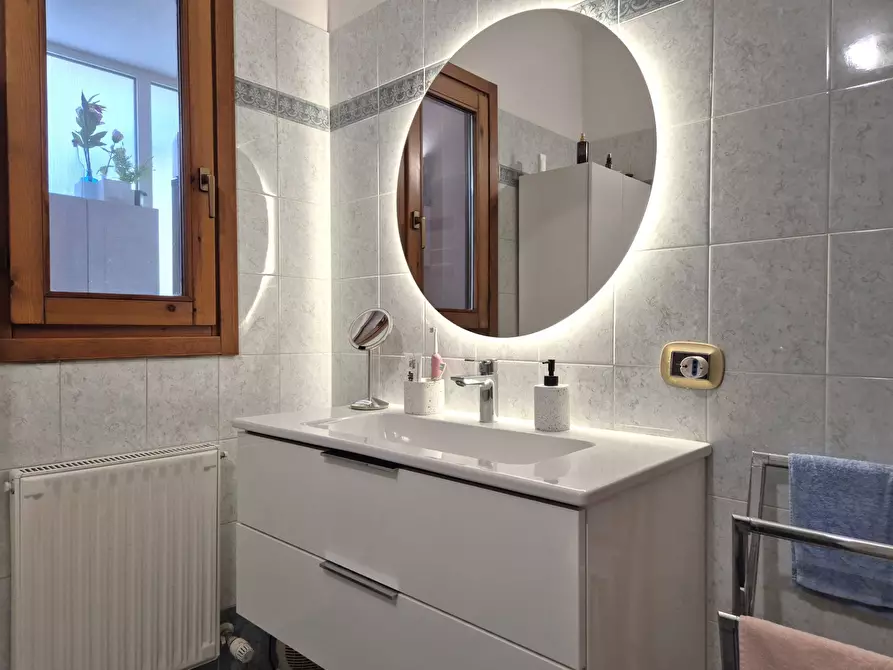 Immagine 29 di Appartamento in vendita  in via dei vigneti 193 a Lazise