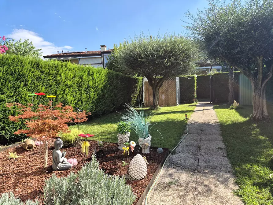 Immagine 33 di Appartamento in vendita  in via dei vigneti 193 a Lazise