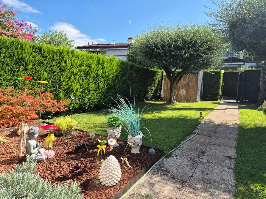 Immagine 36 di Appartamento in vendita  in via dei vigneti 193 a Lazise