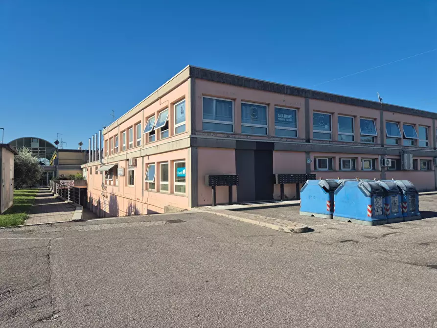 Immagine 3 di Magazzino in vendita  in Pascoli a Affi