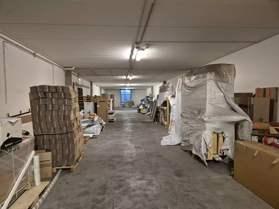 Immagine 8 di Magazzino in vendita  in Pascoli a Affi