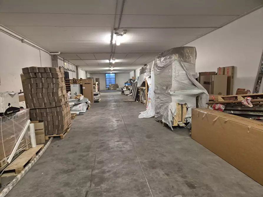 Immagine 13 di Magazzino in vendita  in Pascoli a Affi