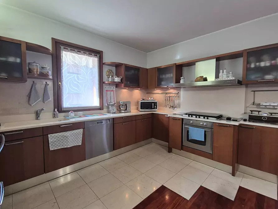 Immagine 3 di Appartamento in vendita  in VIA DOMENICO TURAZZA 8B a Verona