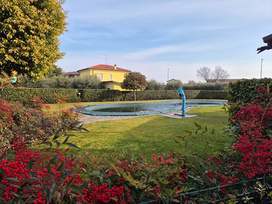 Immagine 2 di Appartamento in vendita  in via Raimondo Vianello 2 a Peschiera Del Garda