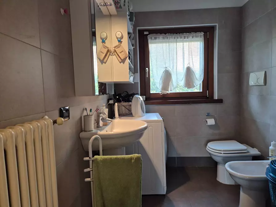 Immagine 11 di Appartamento in vendita  in via Raimondo Vianello 2 a Peschiera Del Garda