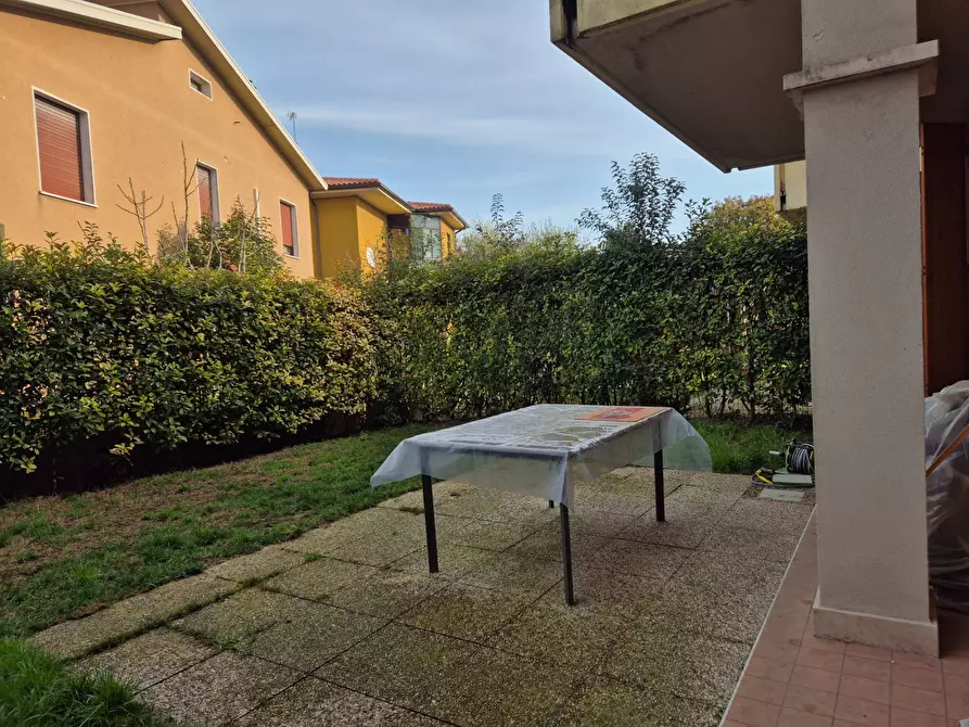 Immagine 21 di Appartamento in vendita  in via Raimondo Vianello 2 a Peschiera Del Garda
