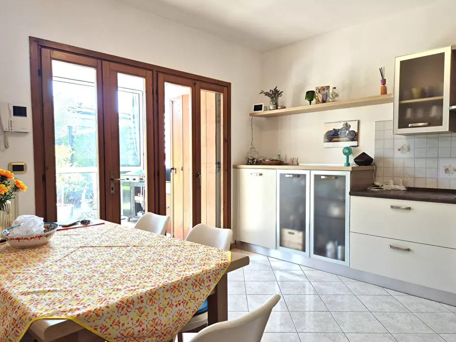 Immagine 23 di Appartamento in vendita  in via dei vigneti 193 a Lazise