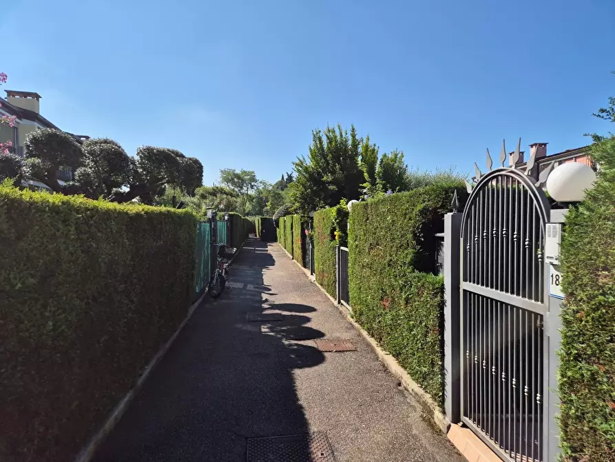 Immagine 35 di Appartamento in vendita  in via dei vigneti 193 a Lazise