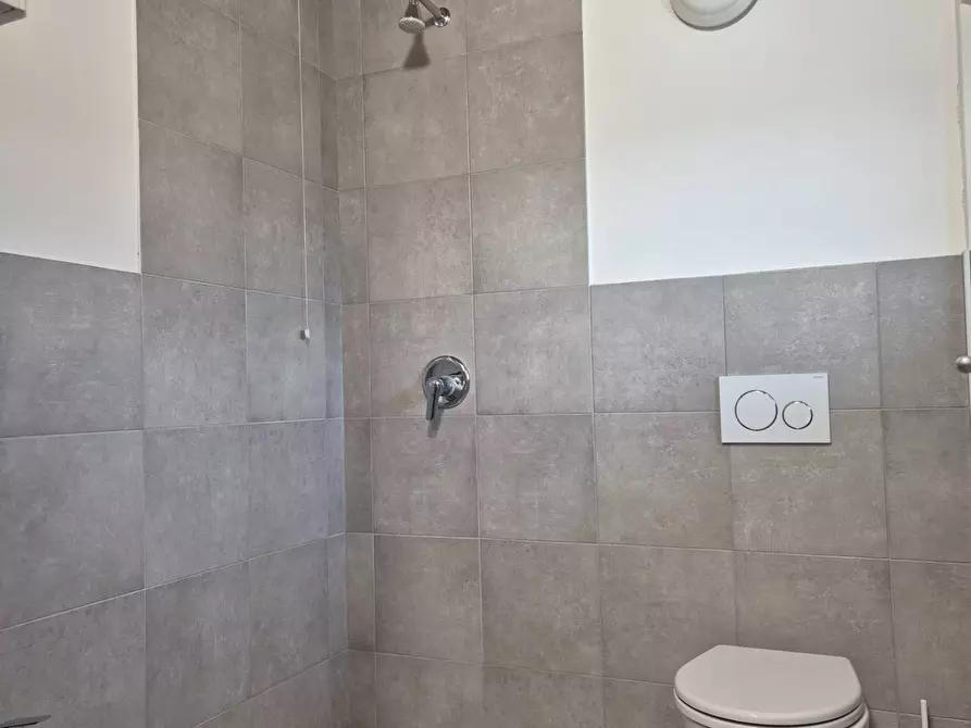 Immagine 8 di Ufficio in vendita  in LOCALITA' VARESCHE 36 a Affi